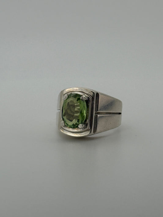 Light Green Tourmaline Silver Ring – Elegant Handmade Design