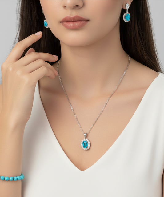 Emerald Radiance Pendant Necklace